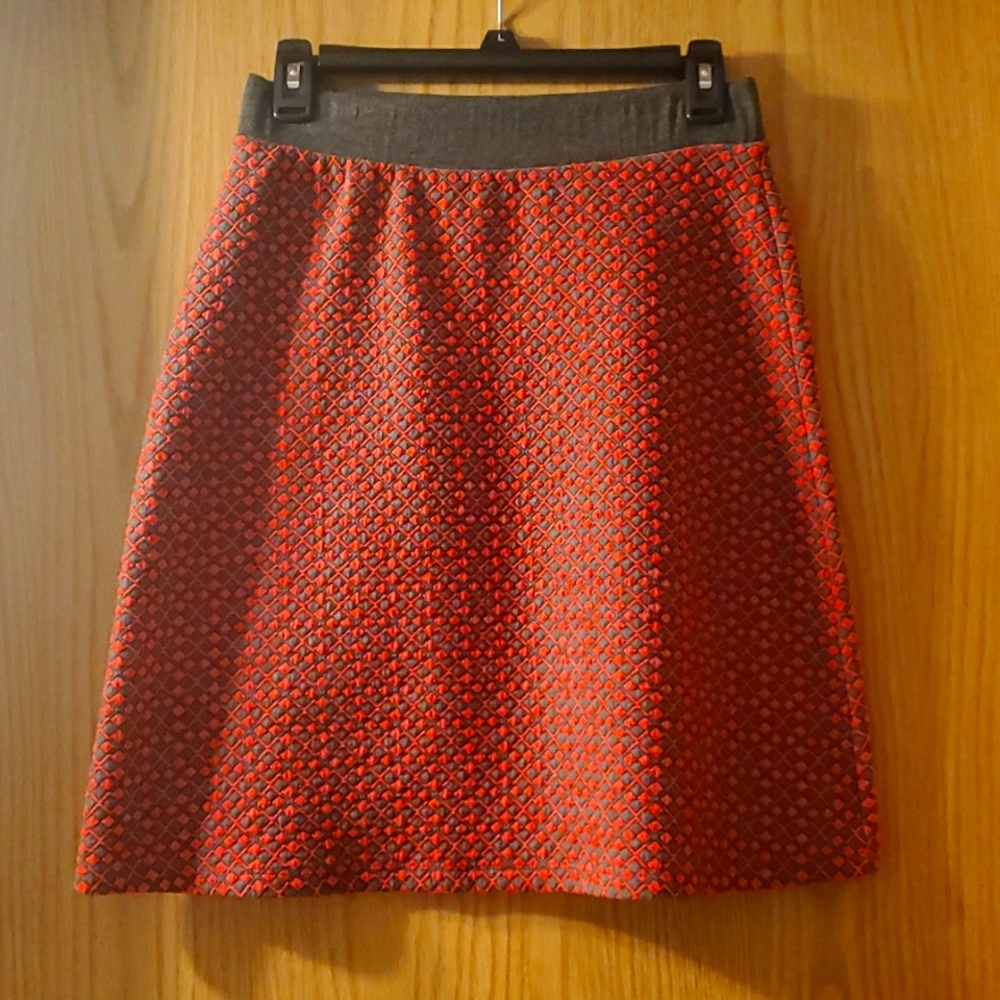 NWOT Le Lis Diamond Pattern A-Line Skirt; Pale Red and Dark Grey